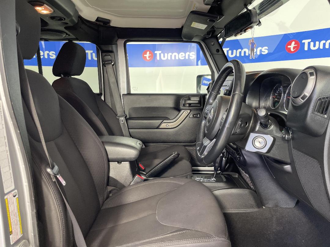 Photo '16' of Jeep Wrangler Photo '16' of Jeep Wrangler