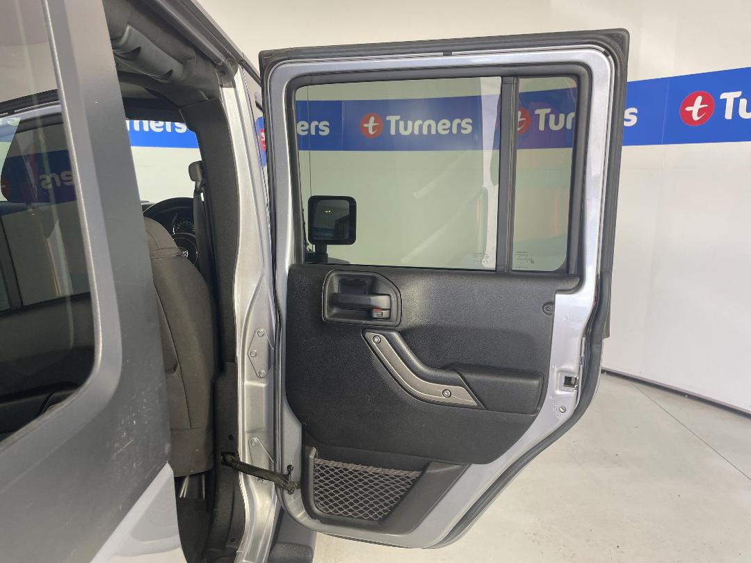 Photo '19' of Jeep Wrangler Photo '19' of Jeep Wrangler