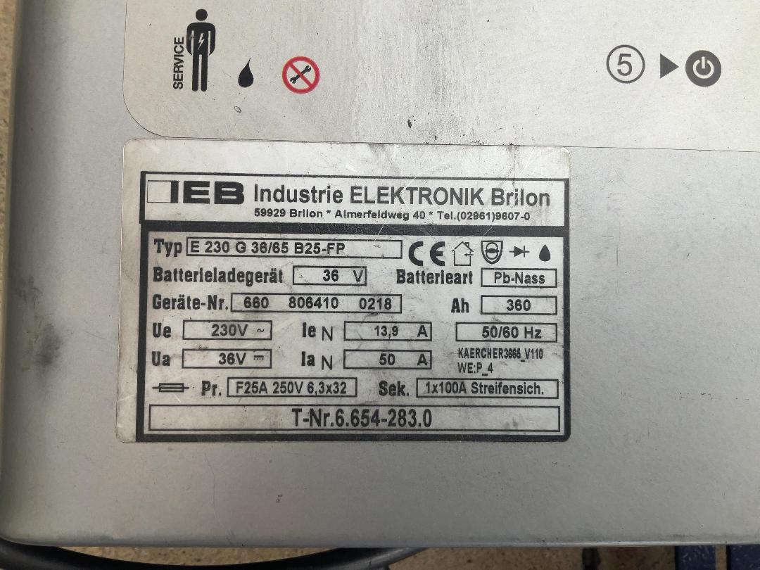 Photo '21' of Karcher KM120 250RBp Sweeper Photo '21' of Karcher KM120 250RBp Sweeper