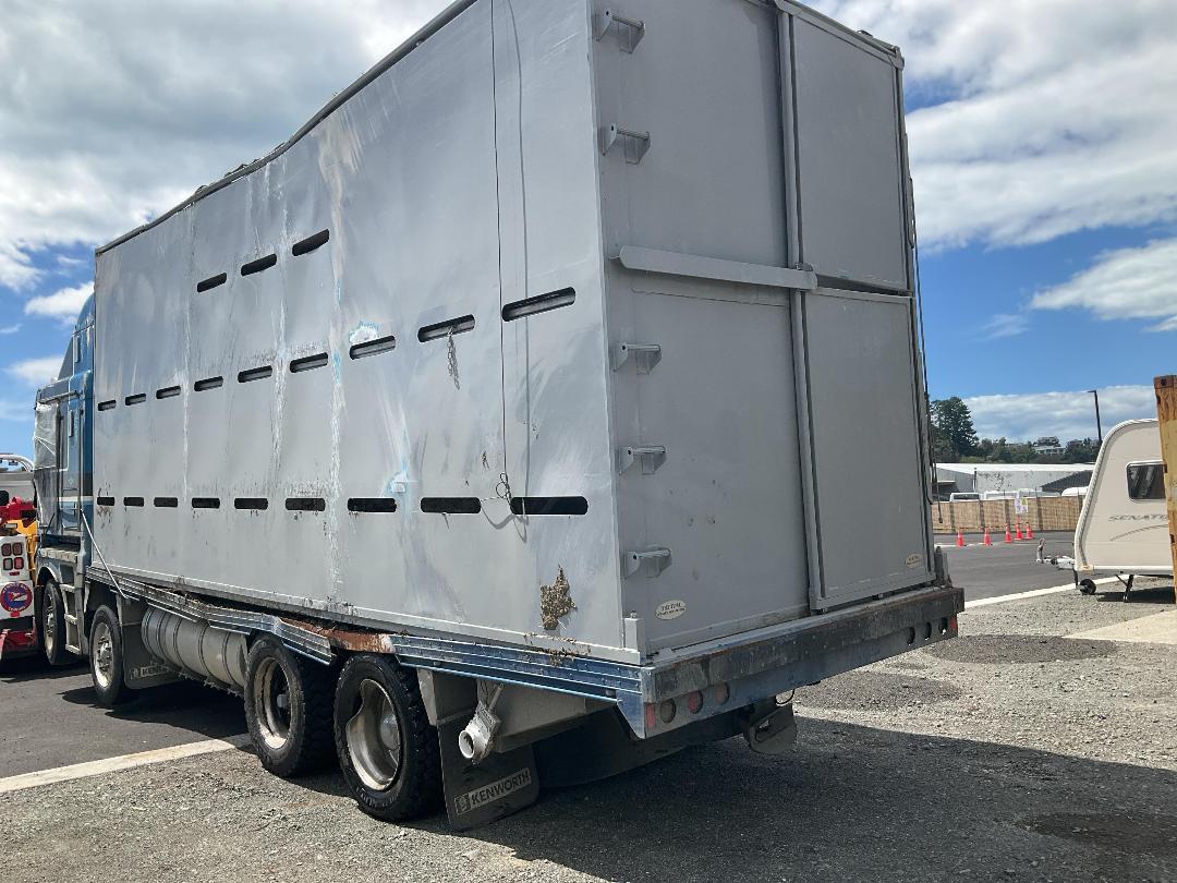 Photo '5' of Kenworth K200 Livestock