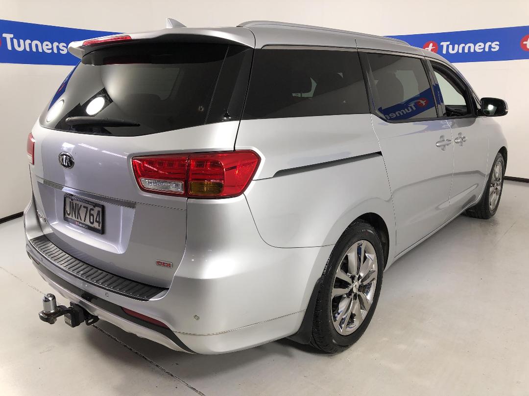 Photo '7' of KIA Carnival Photo '7' of KIA Carnival