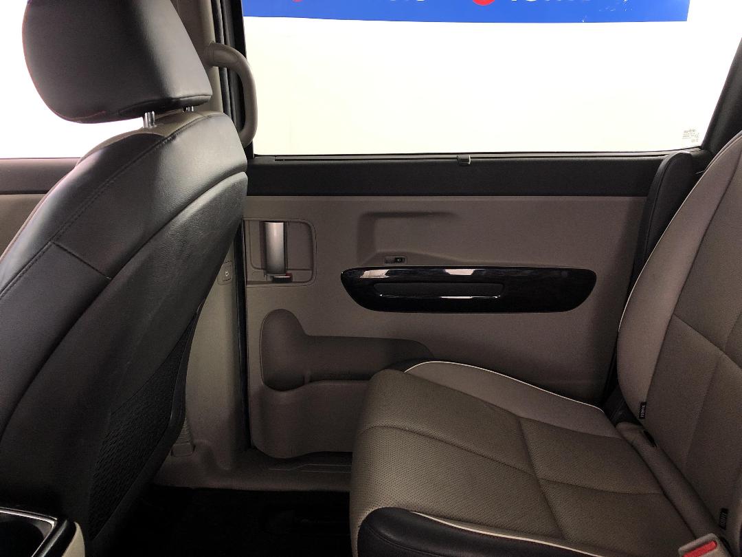 Photo '19' of KIA Carnival Photo '19' of KIA Carnival