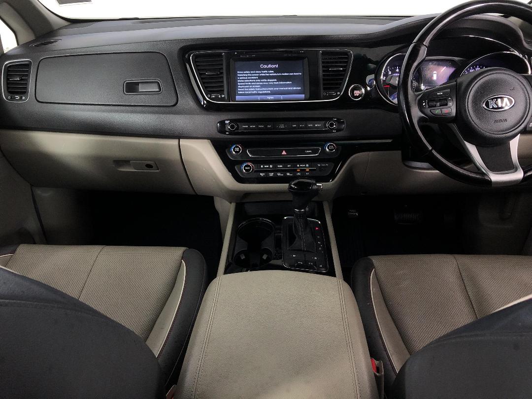 Photo '17' of KIA Carnival Photo '17' of KIA Carnival