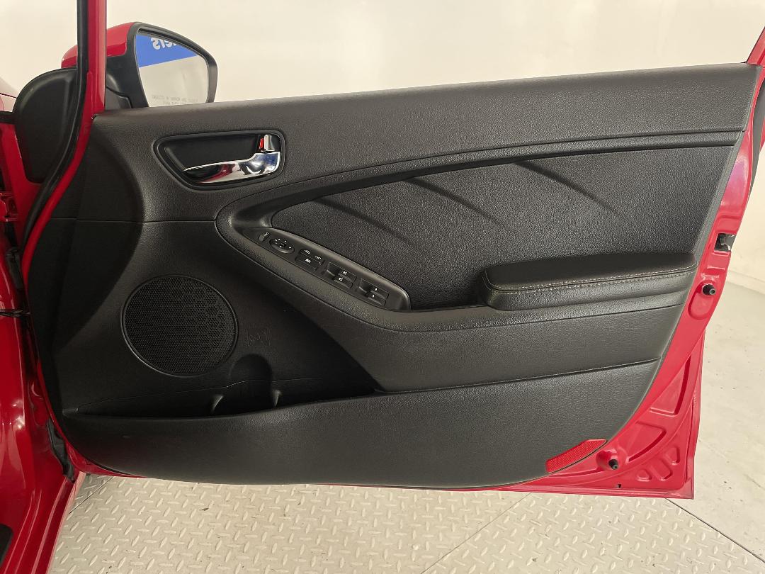 Photo '15' of KIA Cerato