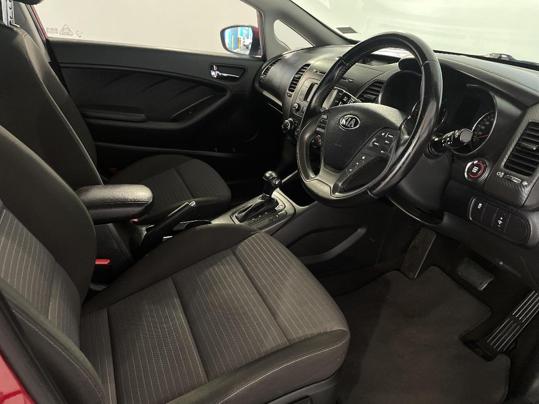 Photo '16' of KIA Cerato