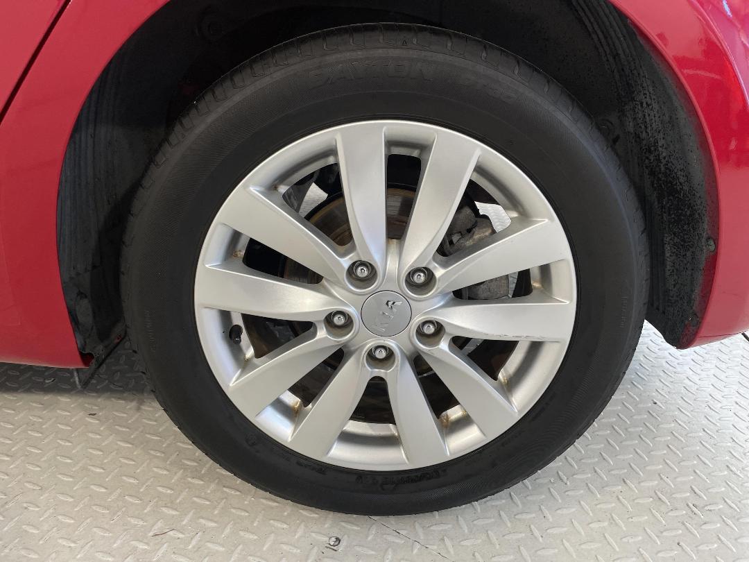 Photo '11' of KIA Cerato