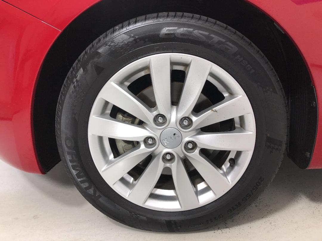 Photo '10' of KIA Cerato