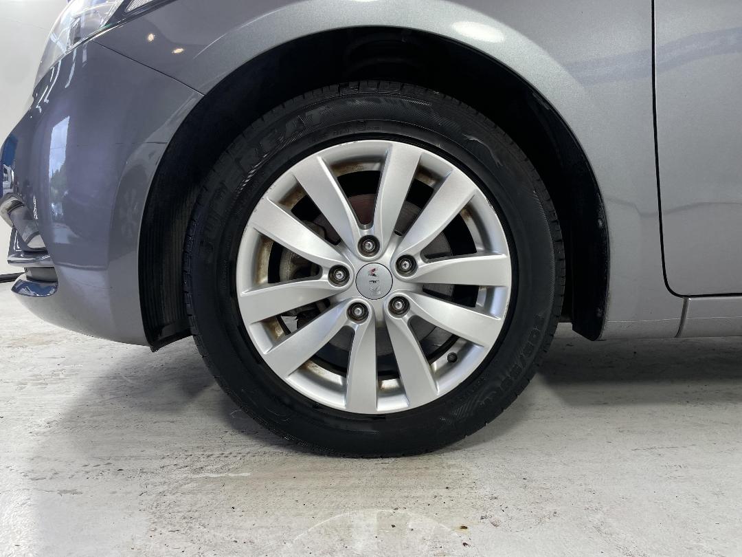 Photo '10' of KIA Cerato Photo '10' of KIA Cerato