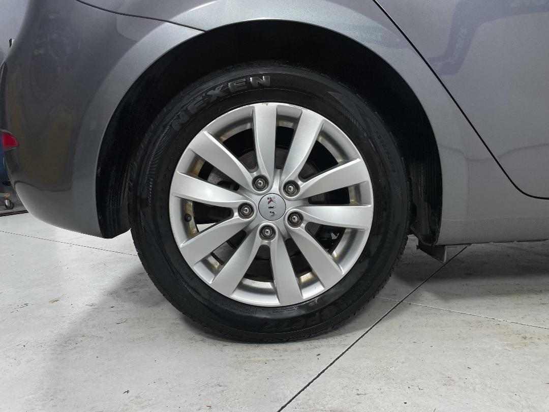 Photo '12' of KIA Cerato Photo '12' of KIA Cerato