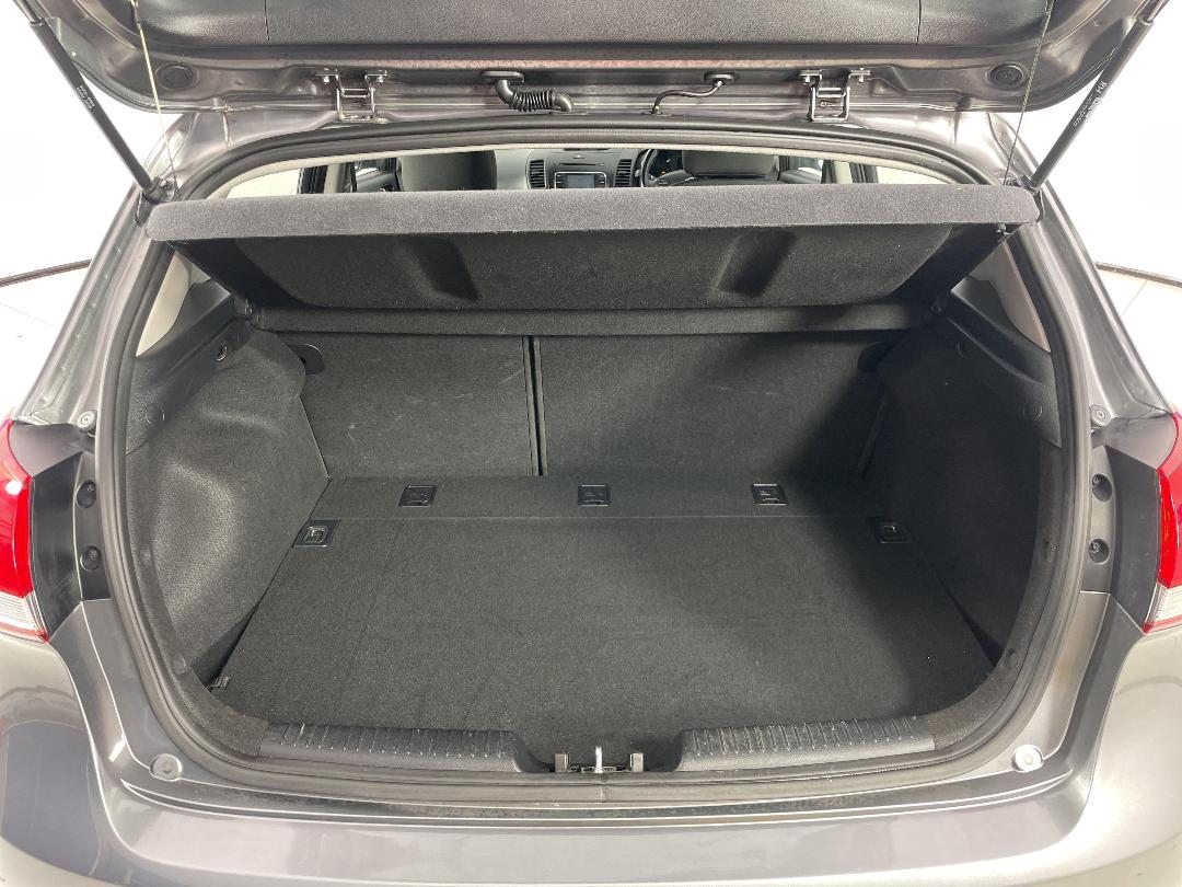 Photo '14' of KIA Cerato Photo '14' of KIA Cerato