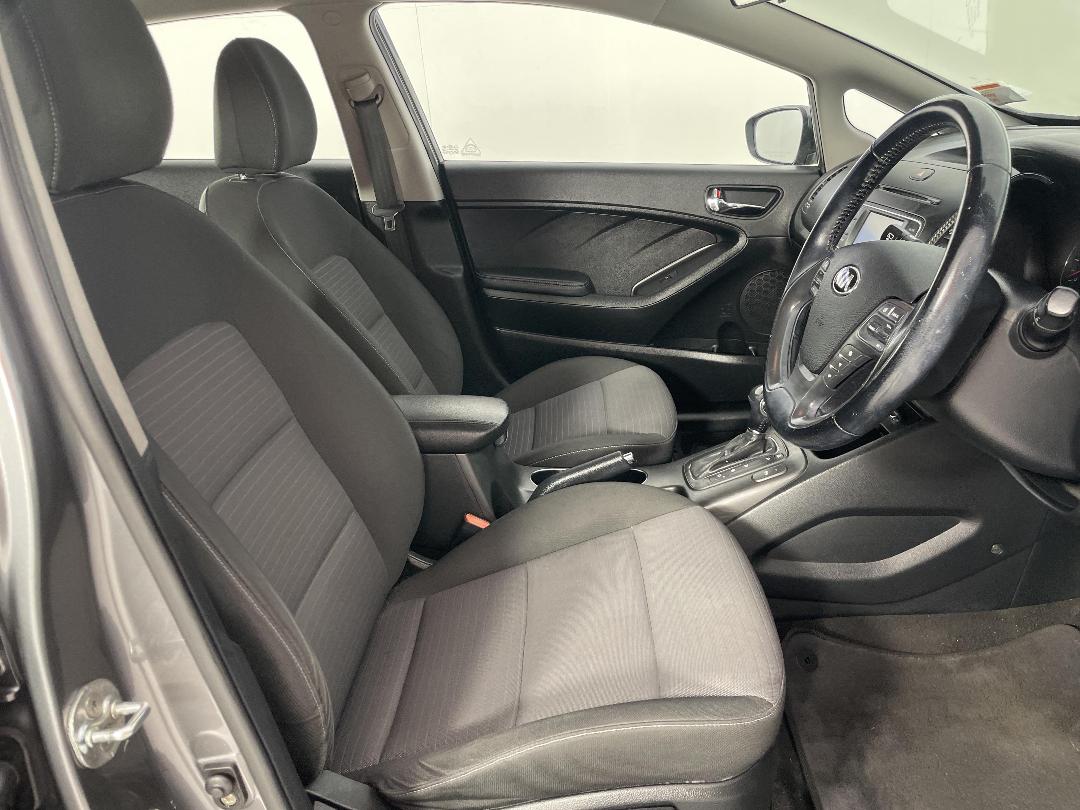 Photo '16' of KIA Cerato Photo '16' of KIA Cerato