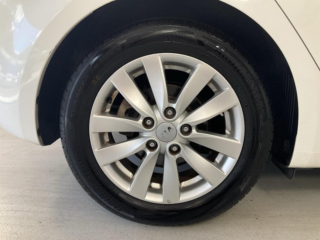 Photo '12' of KIA Cerato Photo '12' of KIA Cerato