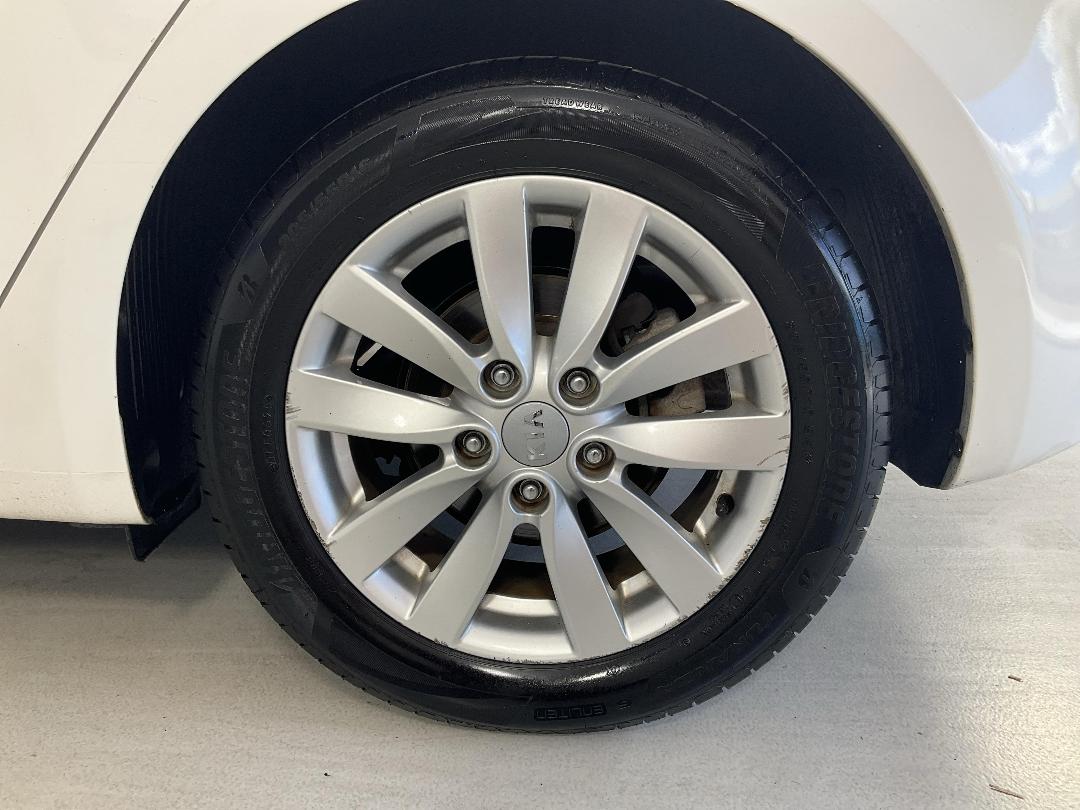 Photo '11' of KIA Cerato Photo '11' of KIA Cerato