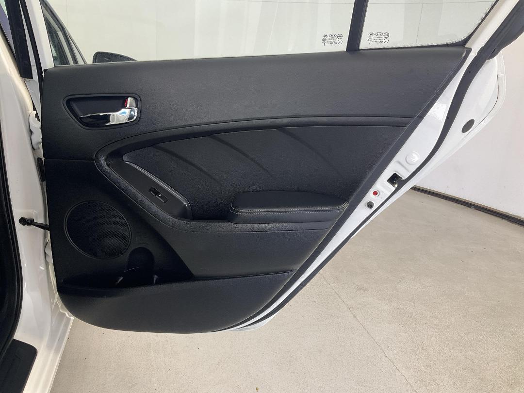 Photo '19' of KIA Cerato Photo '19' of KIA Cerato