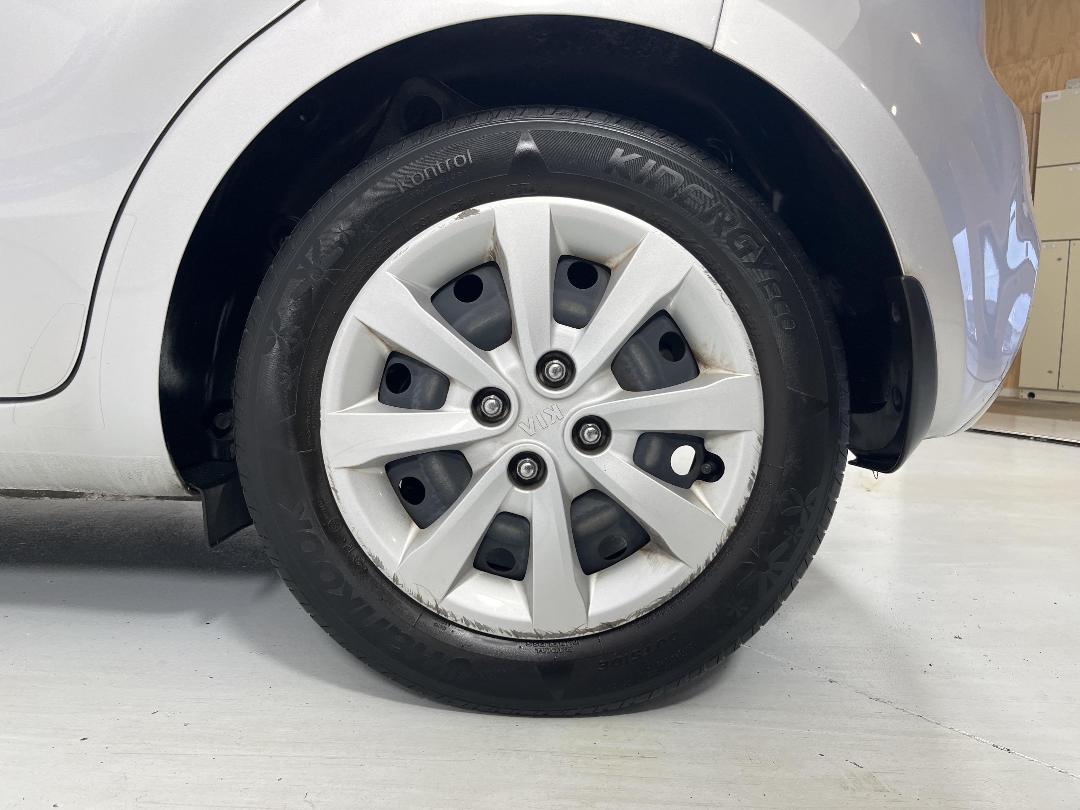 Photo '11' of KIA RIO