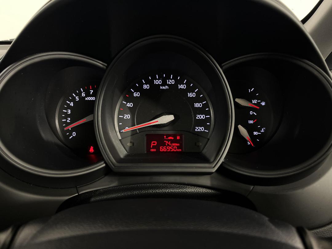 Photo '21' of KIA RIO