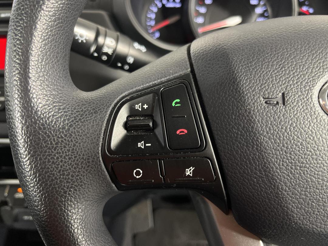 Photo '24' of KIA RIO