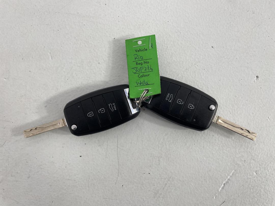 Photo '22' of KIA RIO