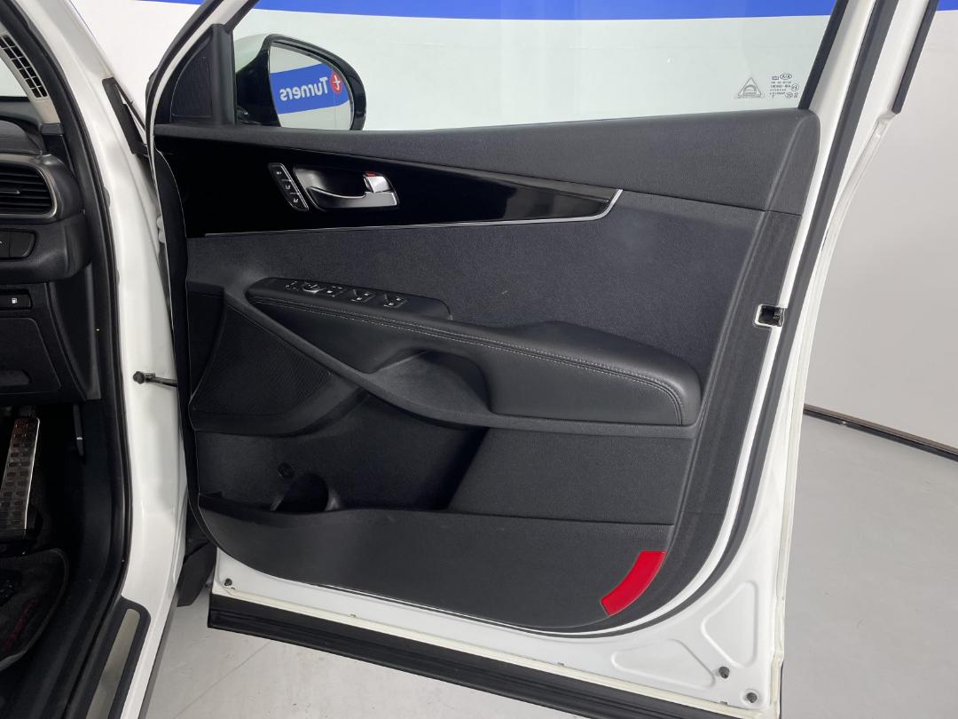 Photo '15' of KIA Sorento Photo '15' of KIA Sorento