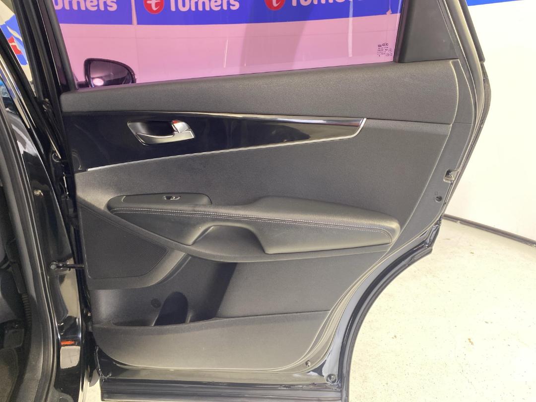 Photo '19' of KIA Sorento Photo '19' of KIA Sorento