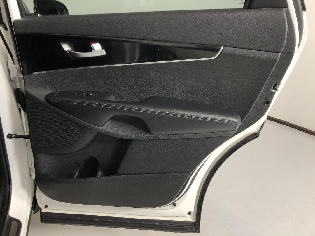 Photo '19' of KIA Sorento Photo '19' of KIA Sorento