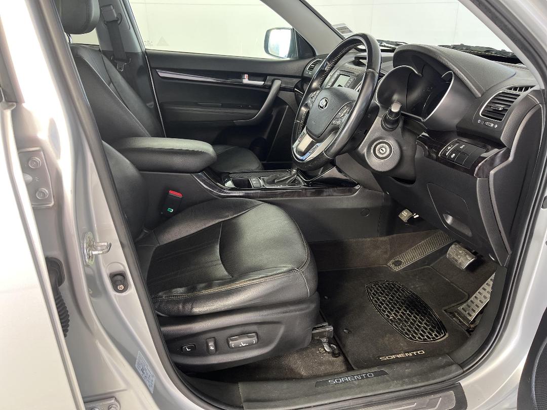 Photo '16' of KIA Sorento