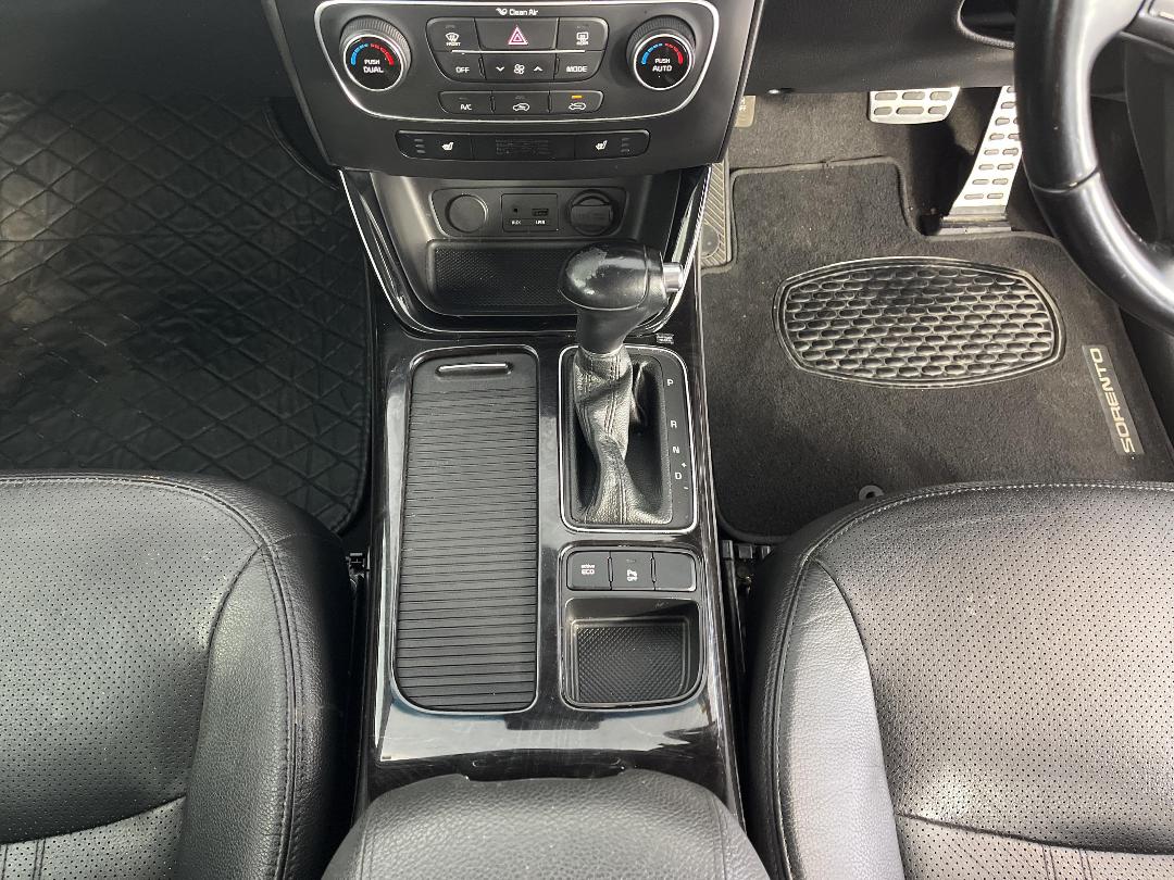 Photo '18' of KIA Sorento