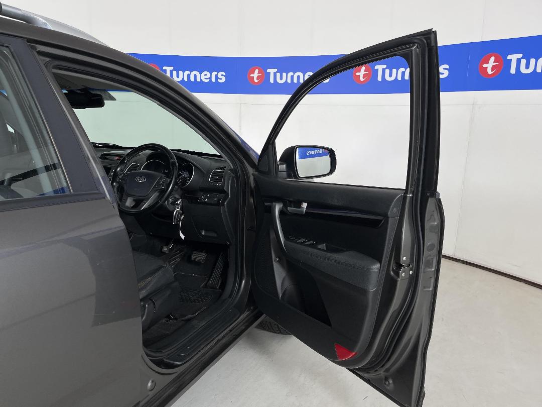 Photo '15' of KIA Sorento