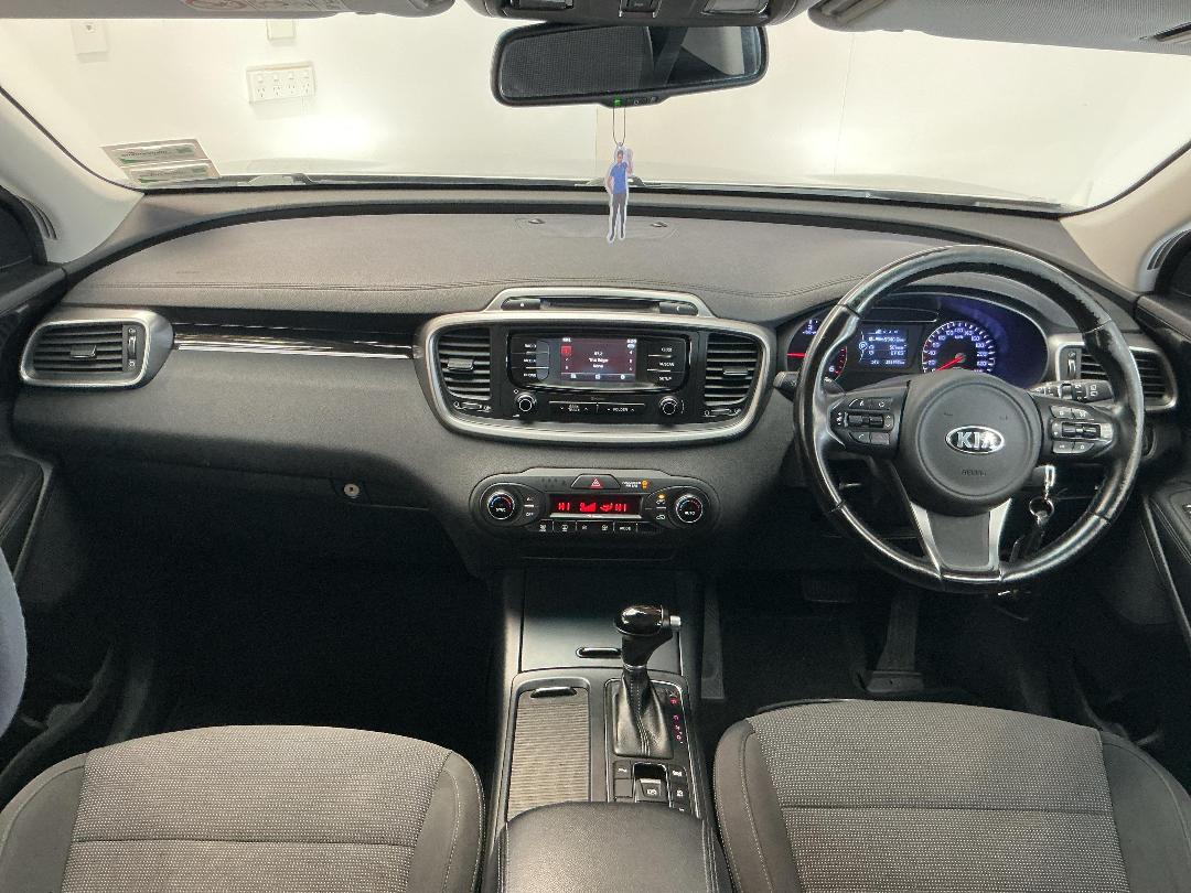 Photo '17' of KIA Sorento Photo '17' of KIA Sorento