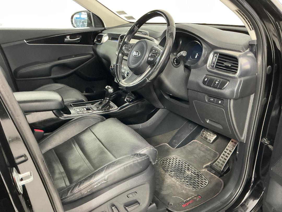 Photo '16' of KIA Sorento