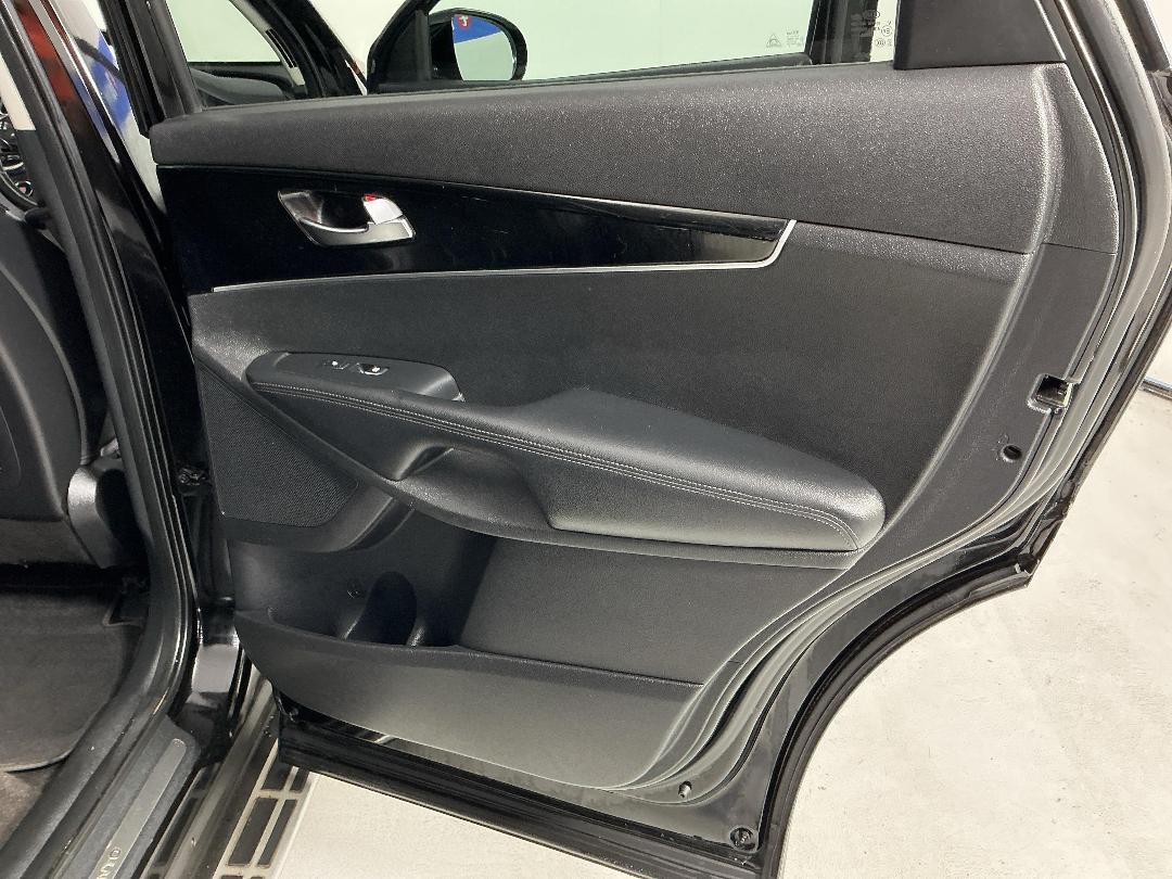 Photo '19' of KIA Sorento