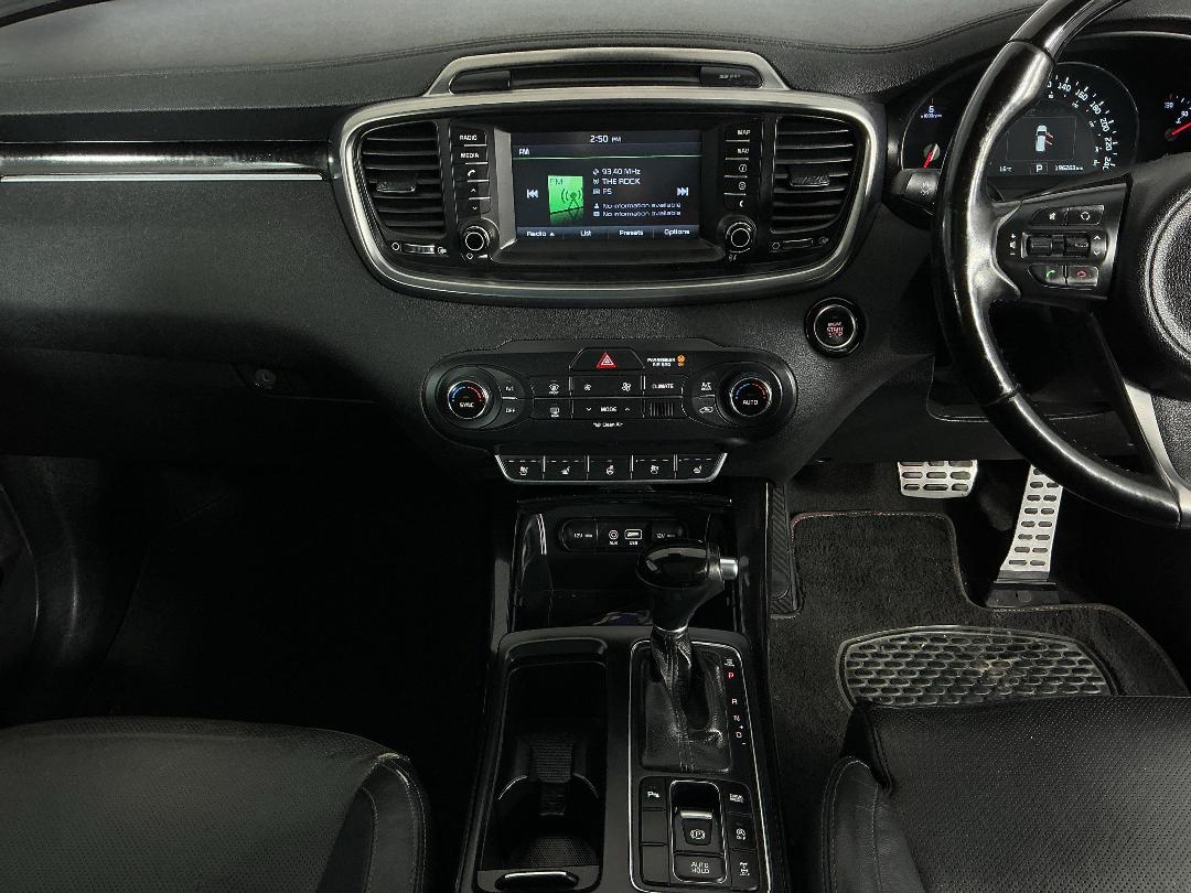 Photo '18' of KIA Sorento
