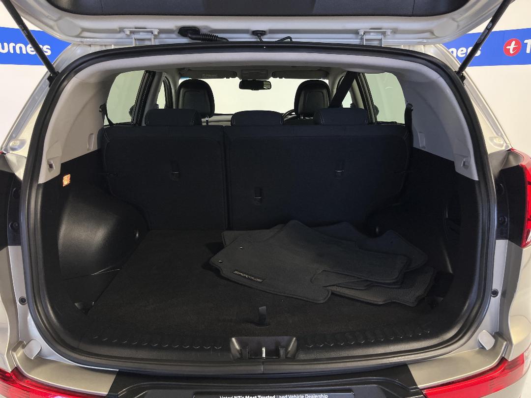 Photo '14' of KIA Sportage Photo '14' of KIA Sportage