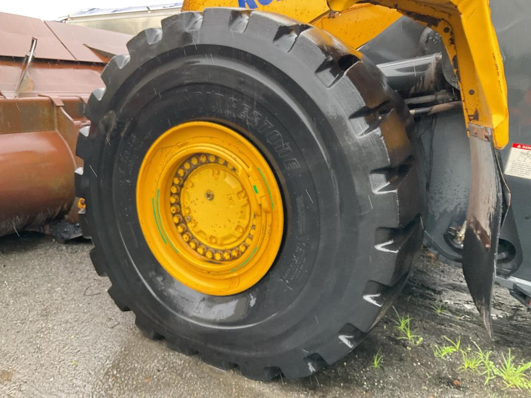 Photo '43' of Komatsu WA500-6 Excavator