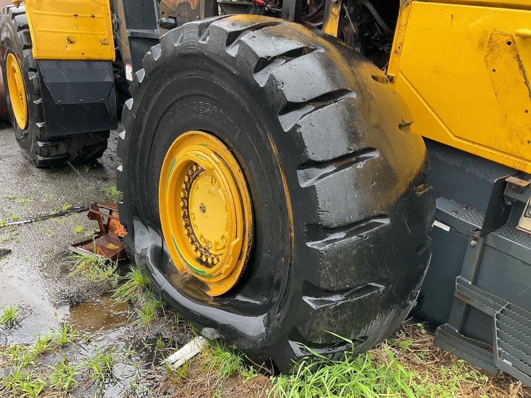 Photo '47' of Komatsu WA500-6 Excavator