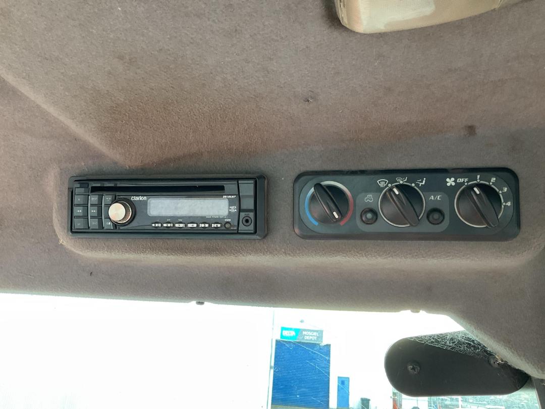 Photo '21' of Kubota M8540DTQ Tractor Photo '21' of Kubota M8540DTQ Tractor