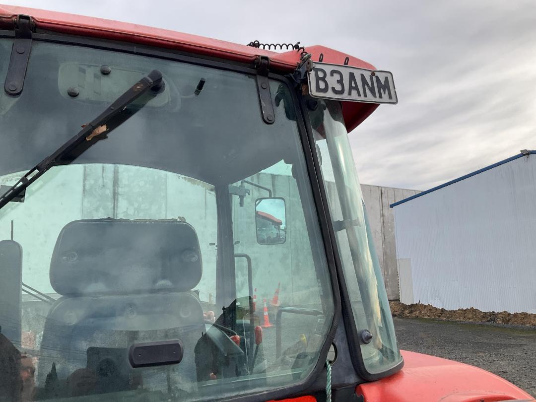 Photo '29' of Kubota M8540DTQ Tractor Photo '29' of Kubota M8540DTQ Tractor