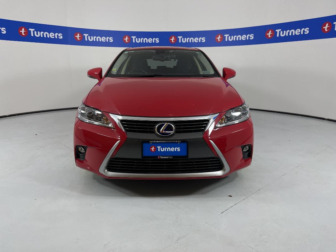 Photo '2' of Lexus CT200H