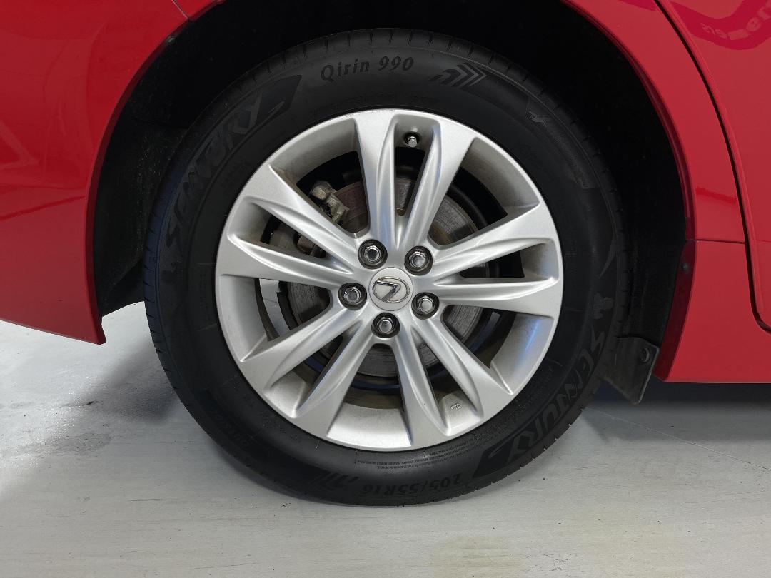 Photo '12' of Lexus CT200H