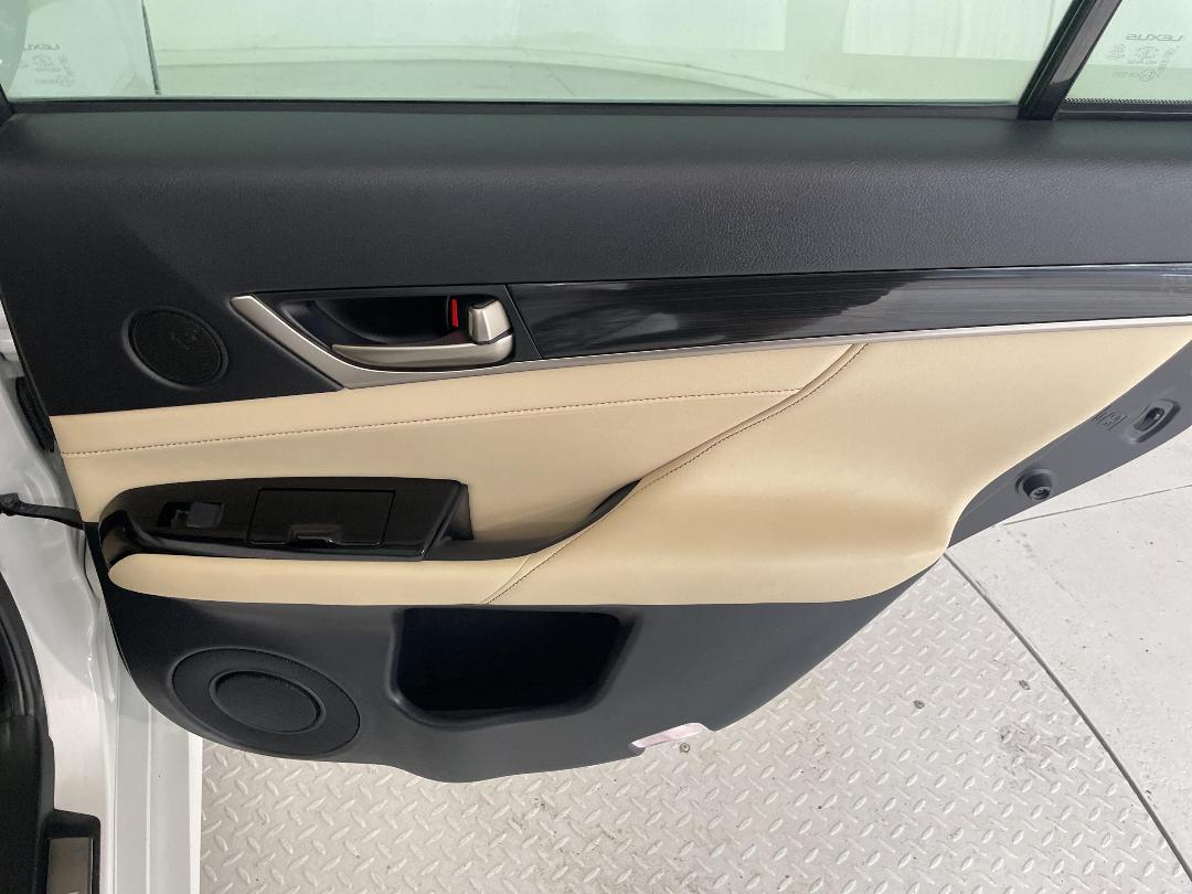 Photo '19' of Lexus GS300H