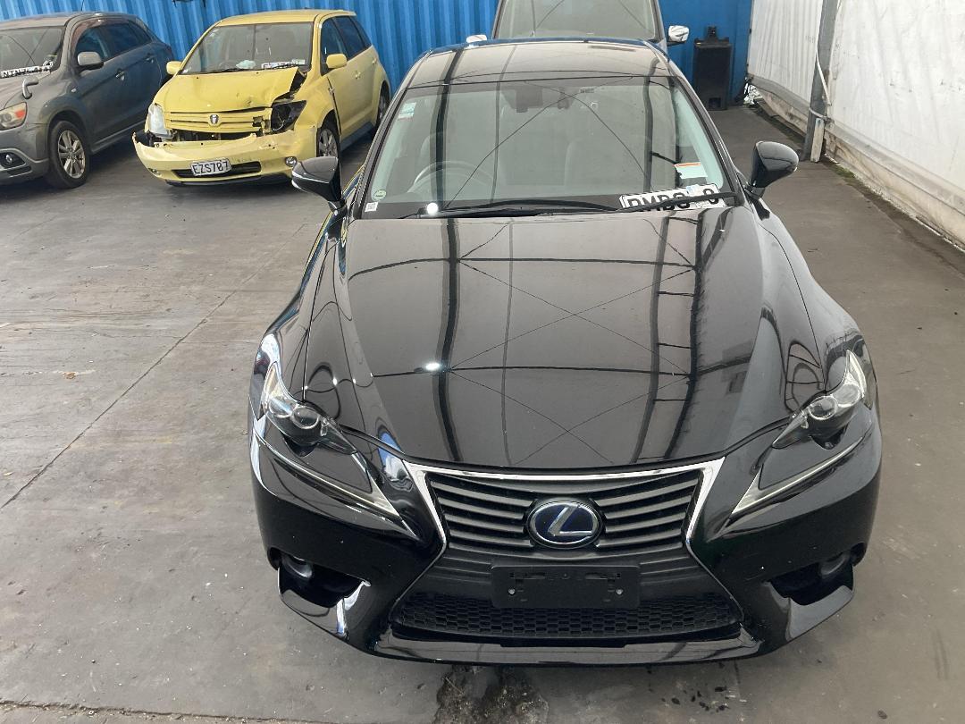 Photo '5' of Lexus IS300H
