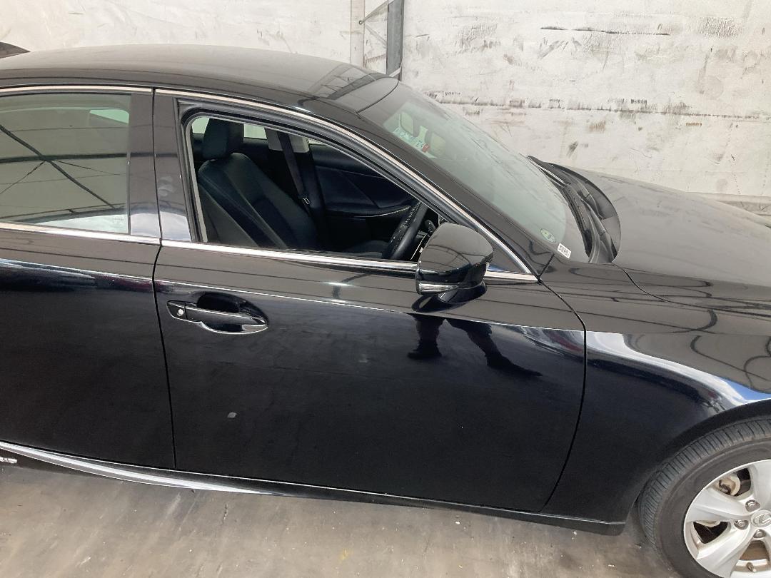 Photo '3' of Lexus IS300H