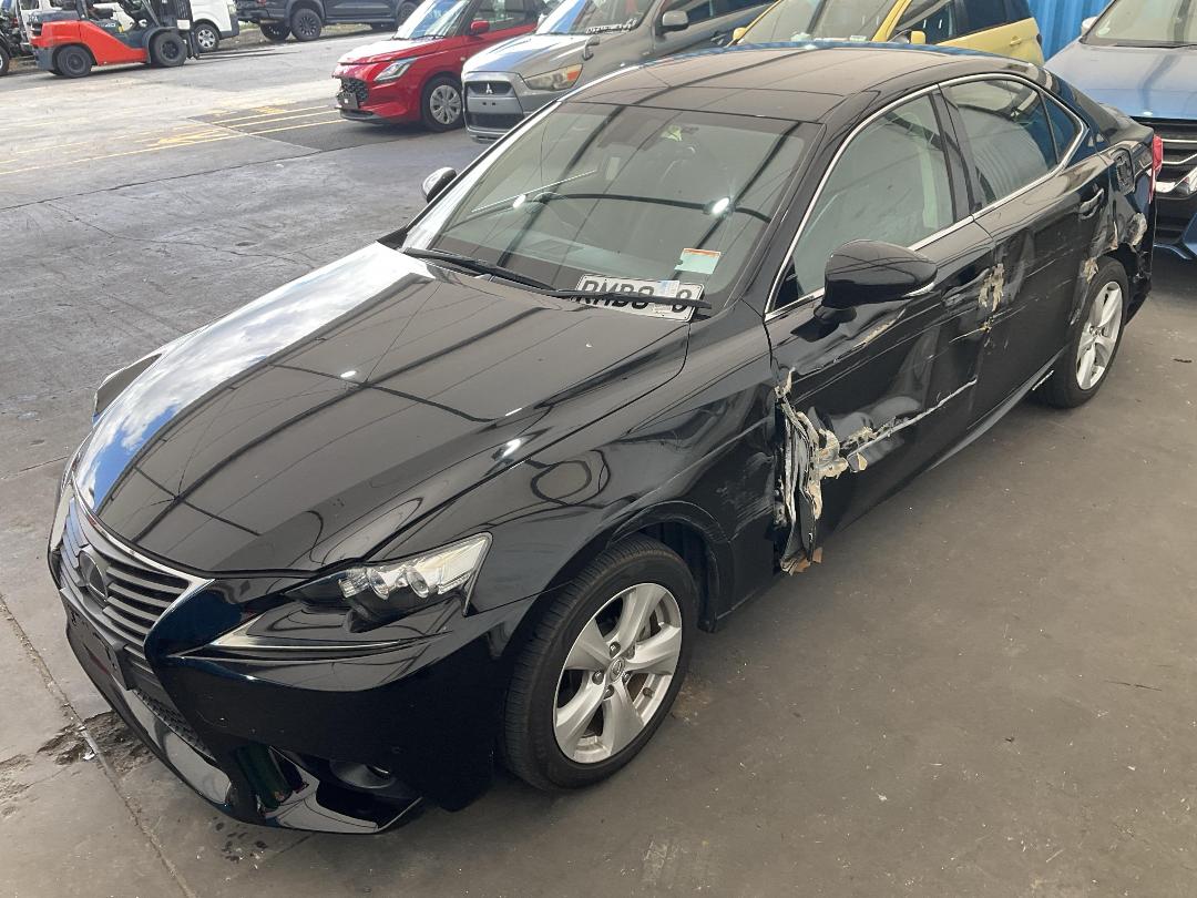 Photo '6' of Lexus IS300H