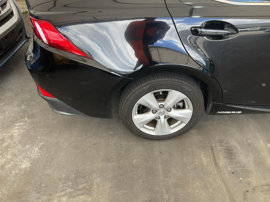 Photo '15' of Lexus IS300H