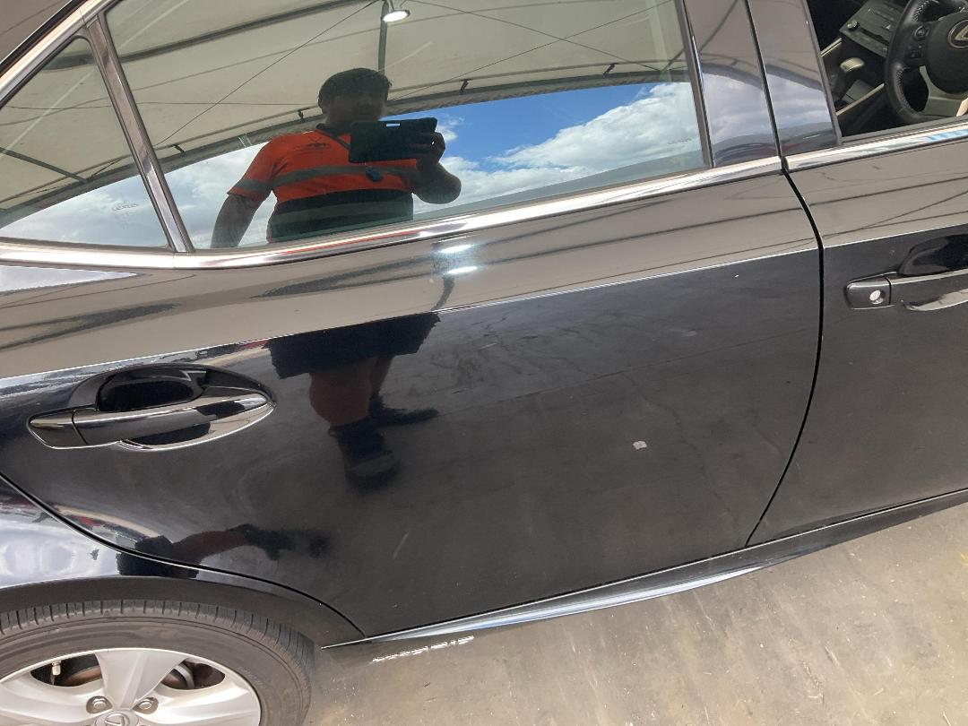 Photo '16' of Lexus IS300H