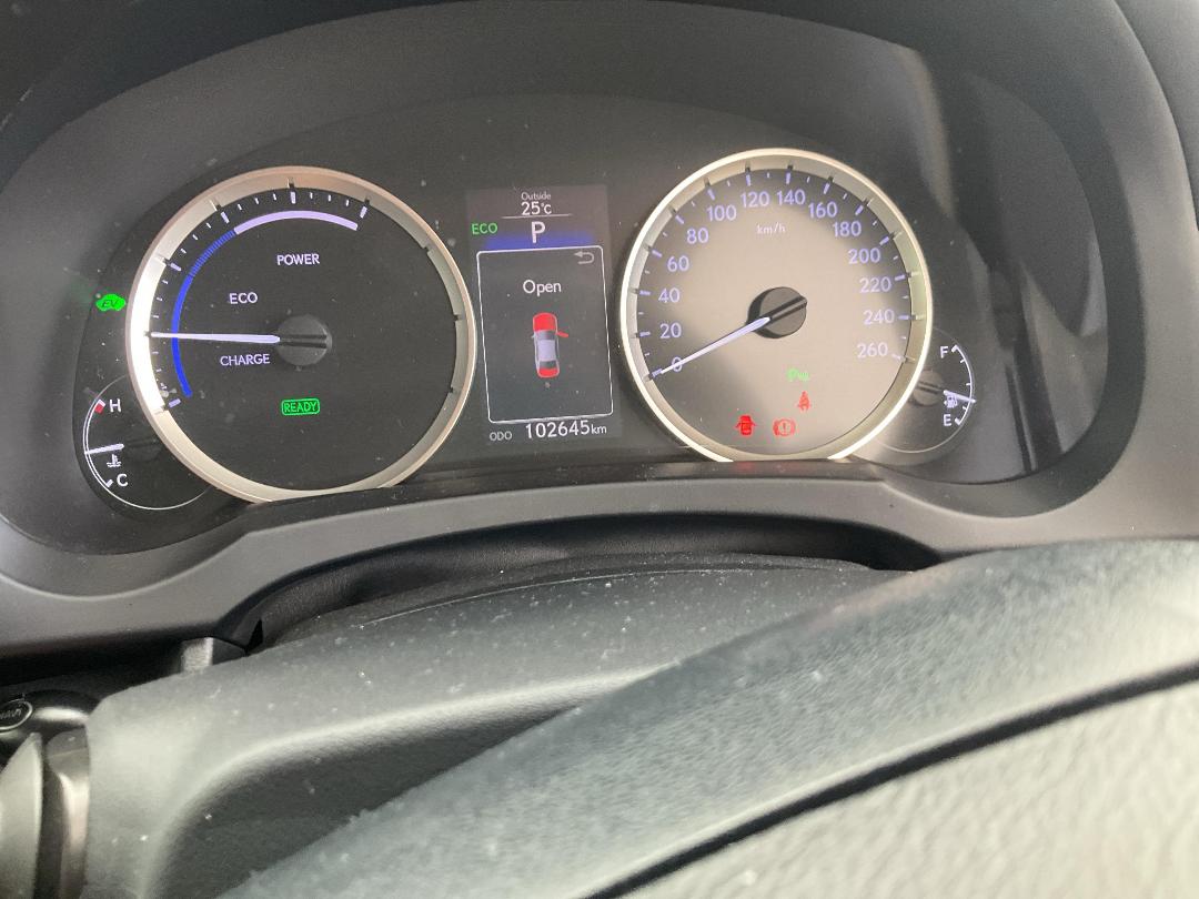 Photo '19' of Lexus IS300H