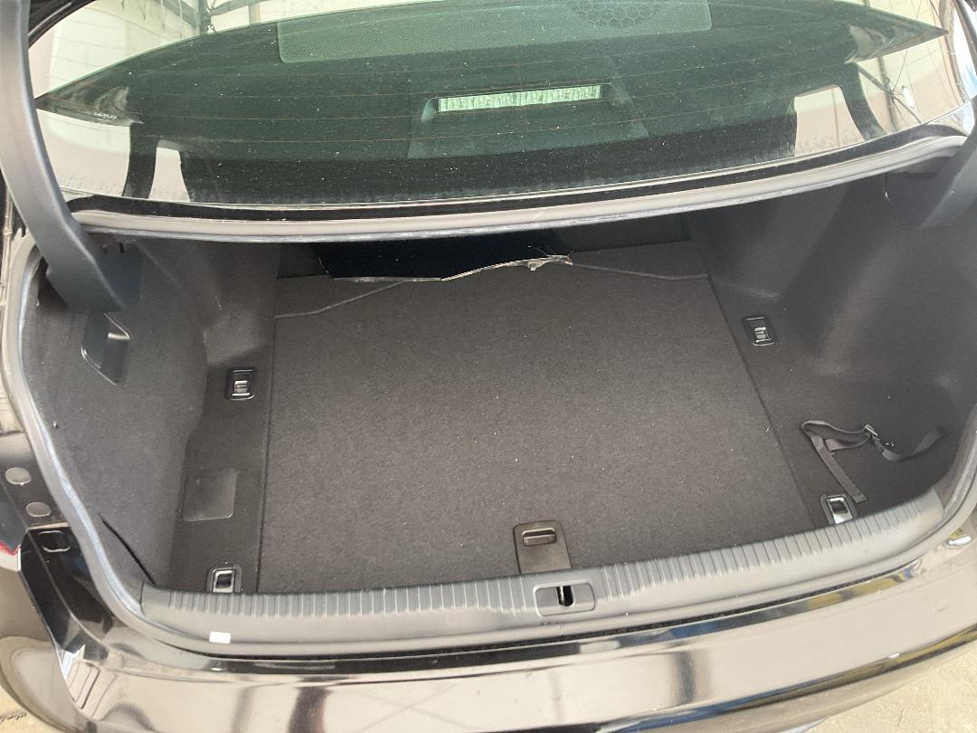 Photo '23' of Lexus IS300H