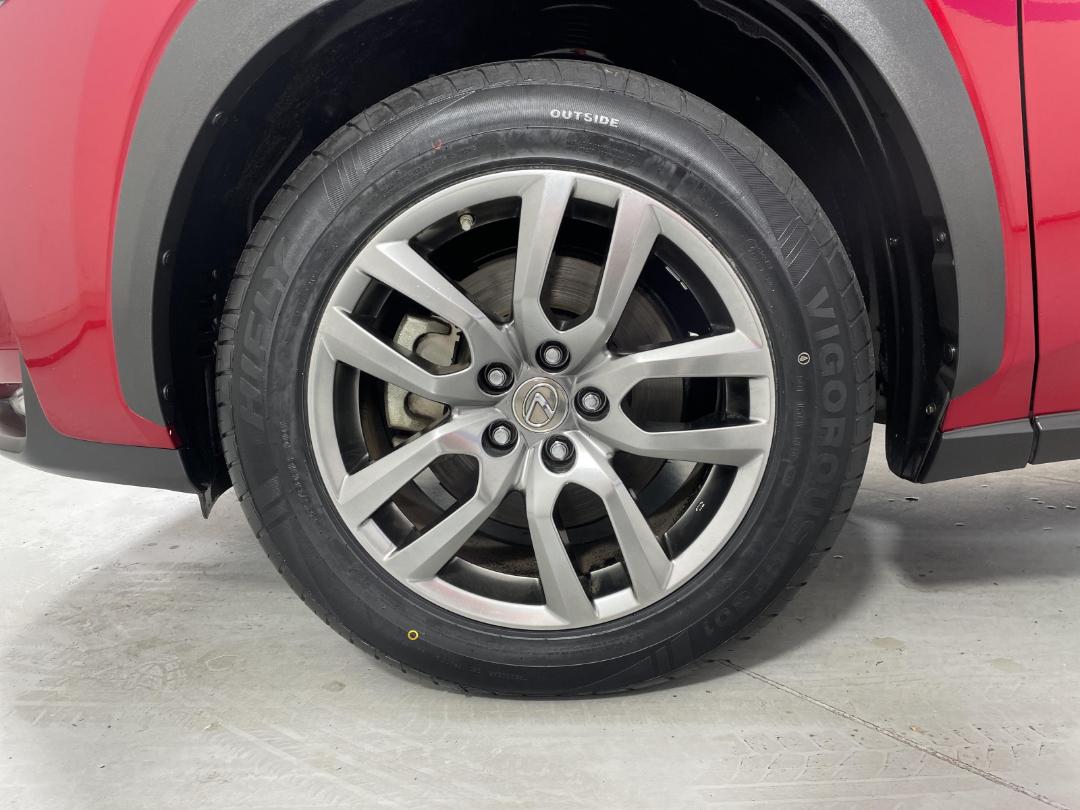 Photo '10' of Lexus NX300H