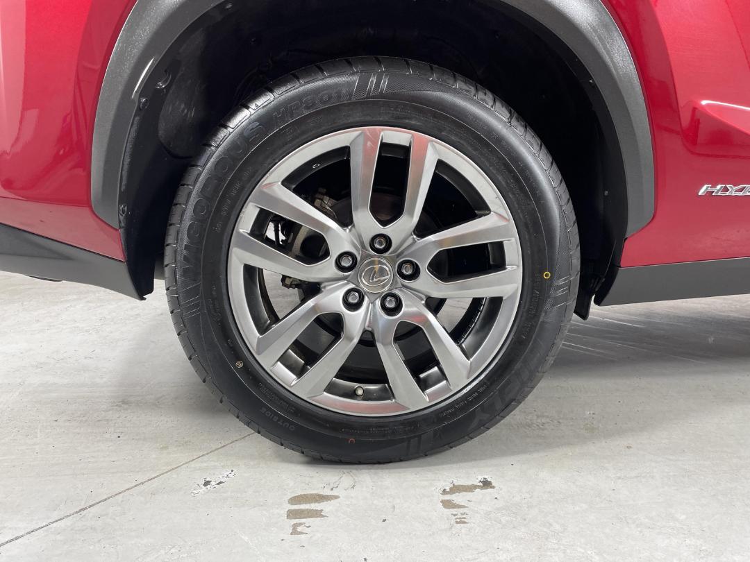 Photo '12' of Lexus NX300H