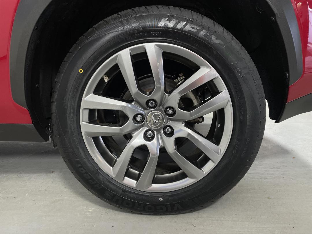 Photo '11' of Lexus NX300H